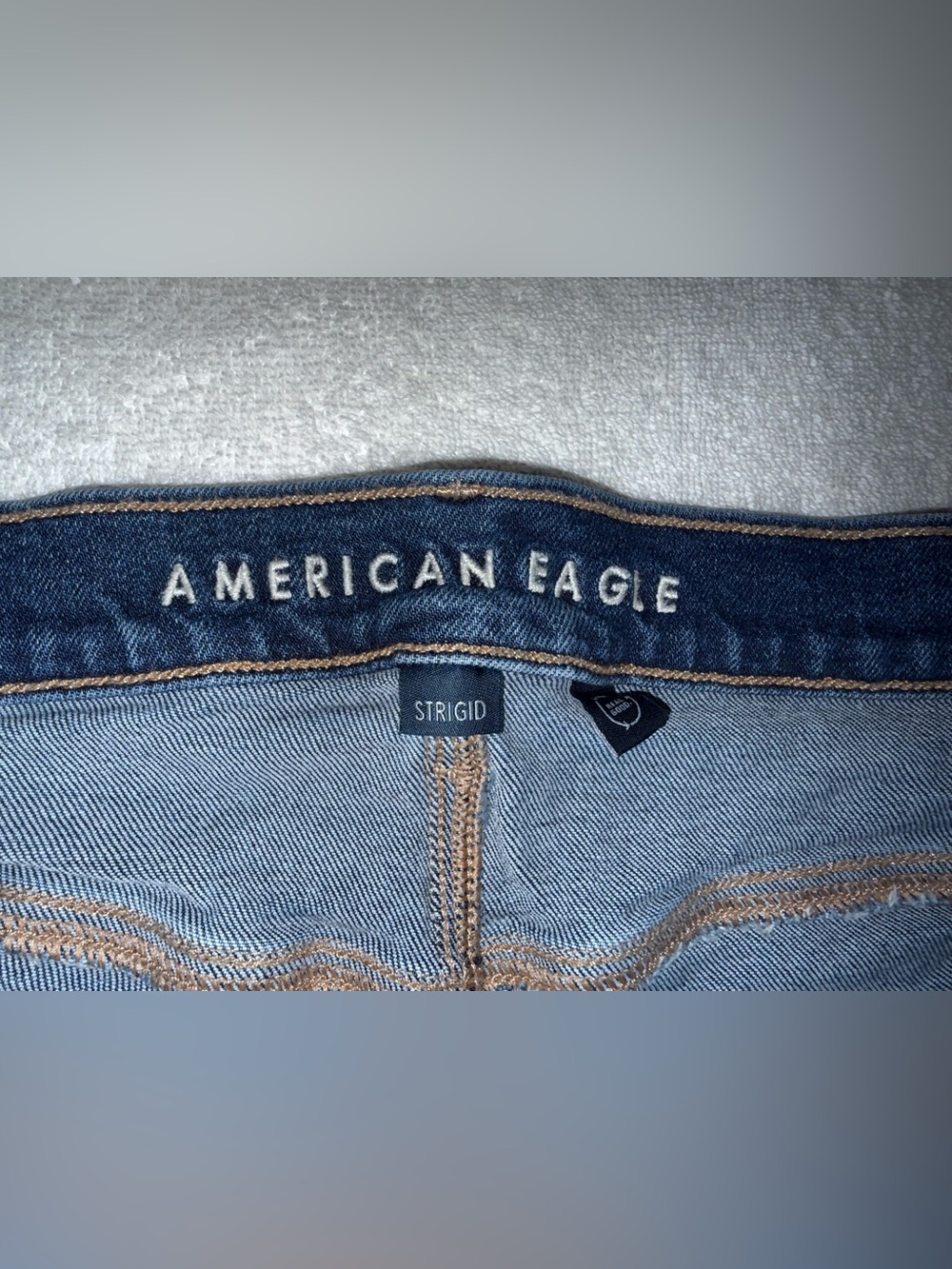 American Eagle Outfitters Dark Blue Denim Cutoff High-Rise Shorts Size 18 - Picture 3 of 9